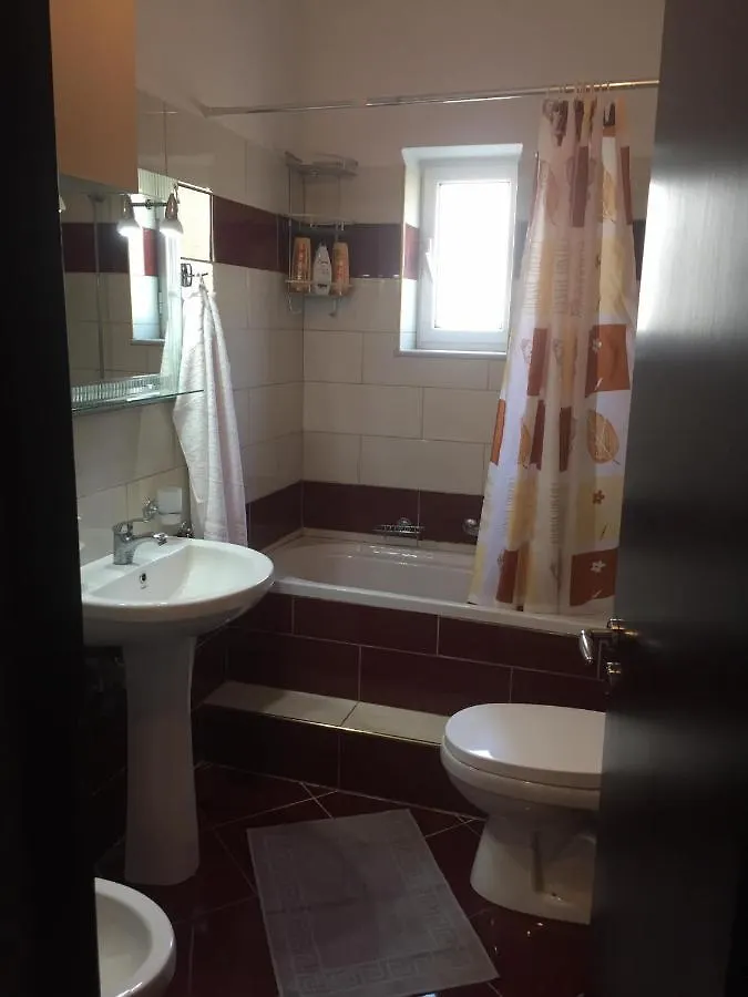 Alexandra'S Apartments Saranda