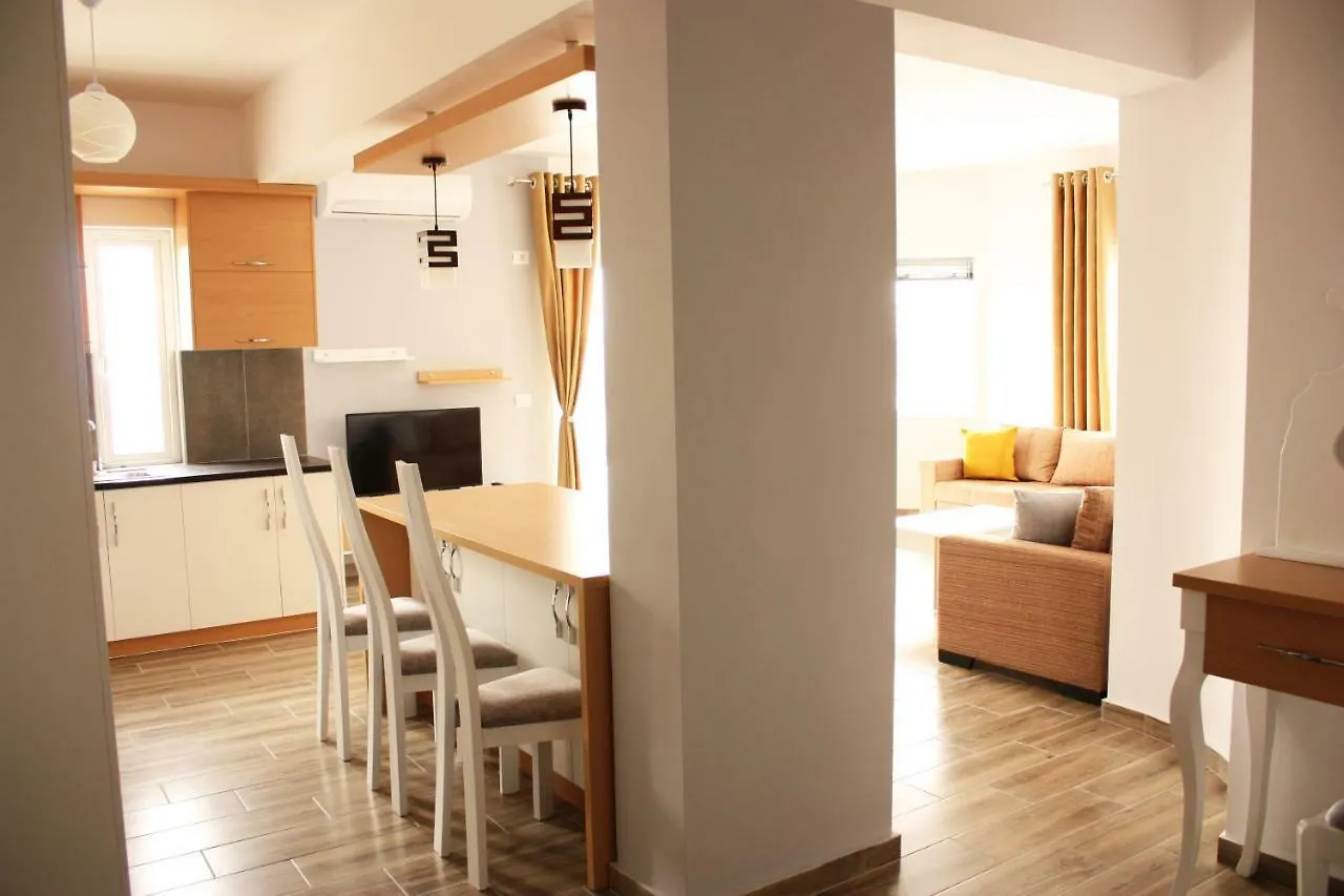 Alexandra'S Apartments Sarande