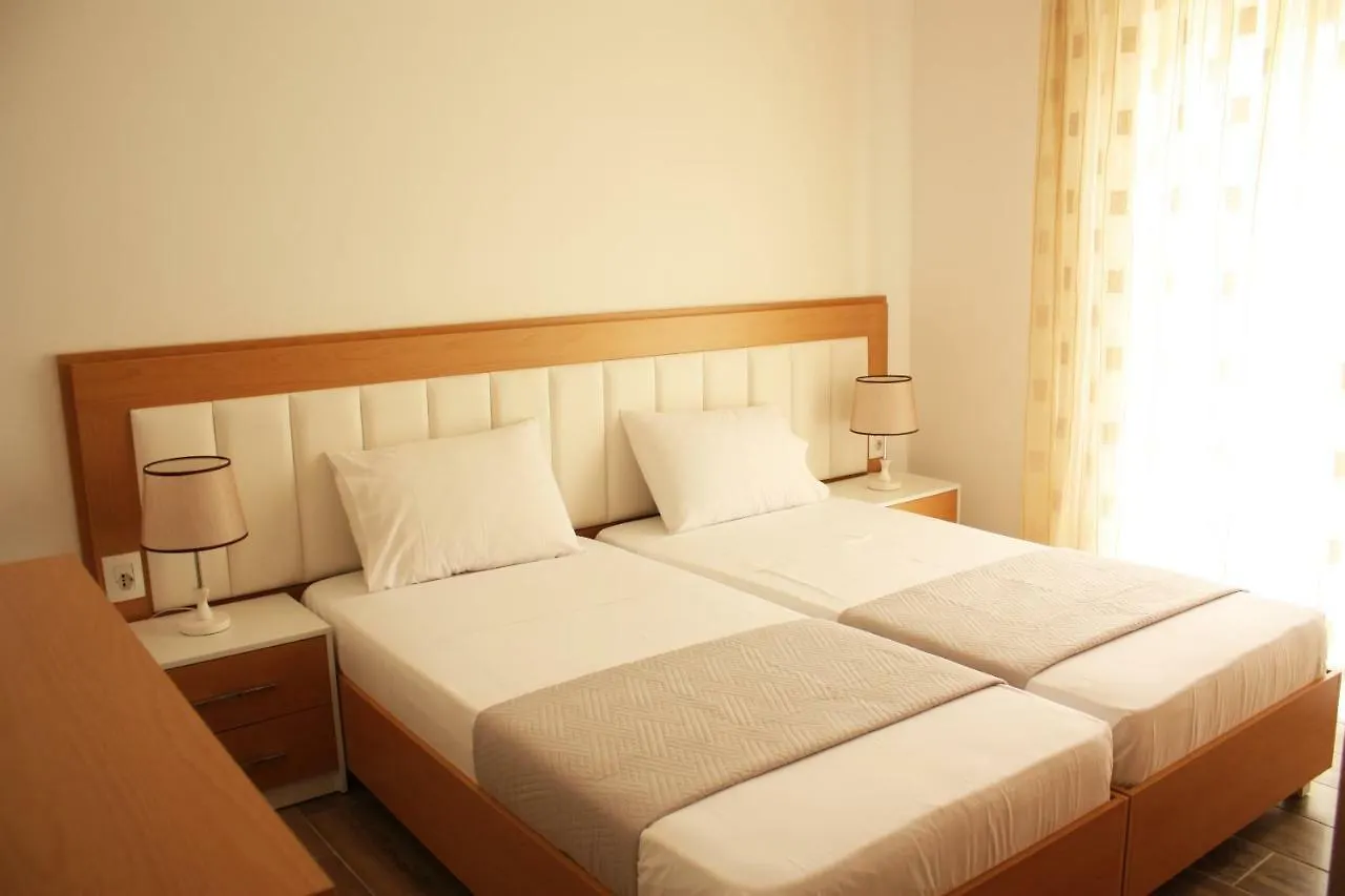 Alexandra'S Apartments Sarande