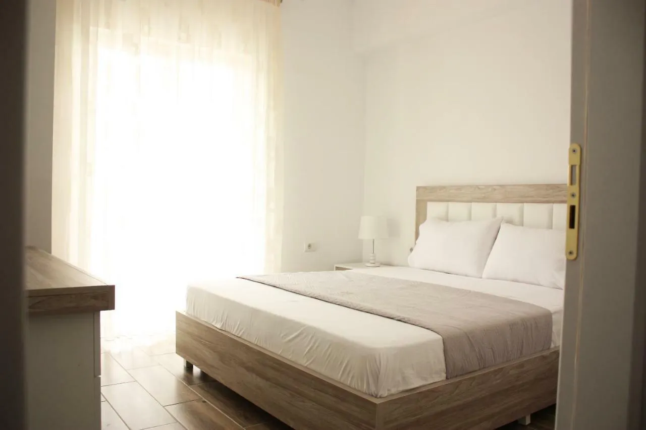 Alexandra'S Apartments Sarande
