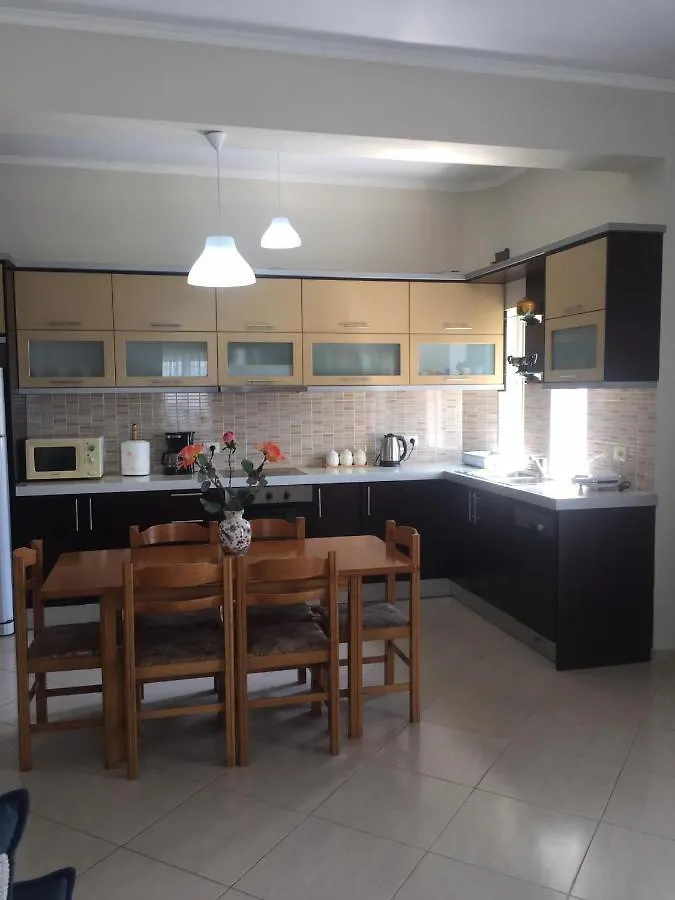 Alexandra'S Apartments Sarande